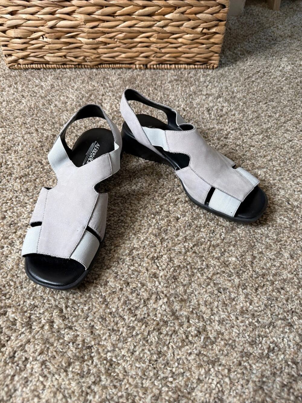 Aerosols, hot fish, grey, Schweid, leather sandals 8 631